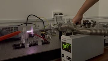 Glow discharge colour change at 0.03 Torr