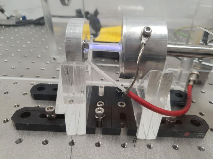 Argon gas discharge lamp setup